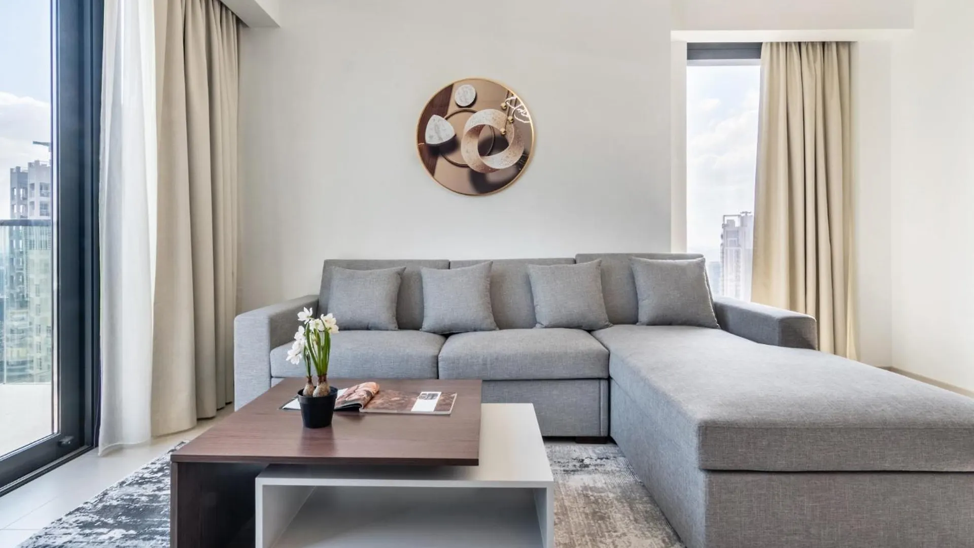 Luxurious 2Bdr Apartment With Burj Khalifa Views Dubai