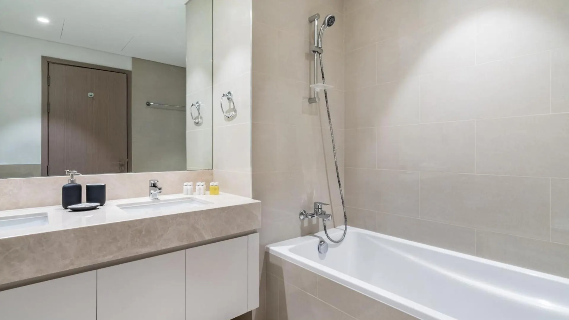 Luxurious 2Bdr Apartment With Burj Khalifa Views Dubai