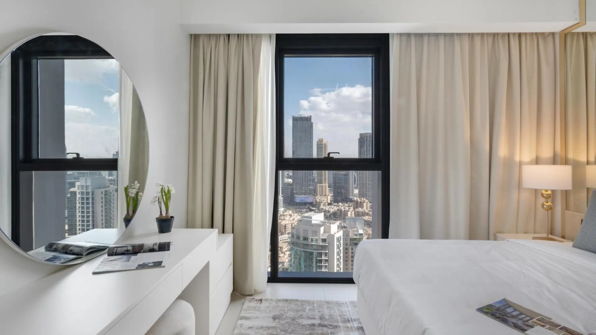 Luxurious 2Bdr Apartment With Burj Khalifa Views Dubai United Arab Emirates