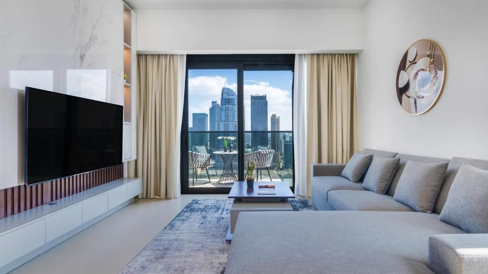 Luxurious 2Bdr Apartment With Burj Khalifa Views Dubai