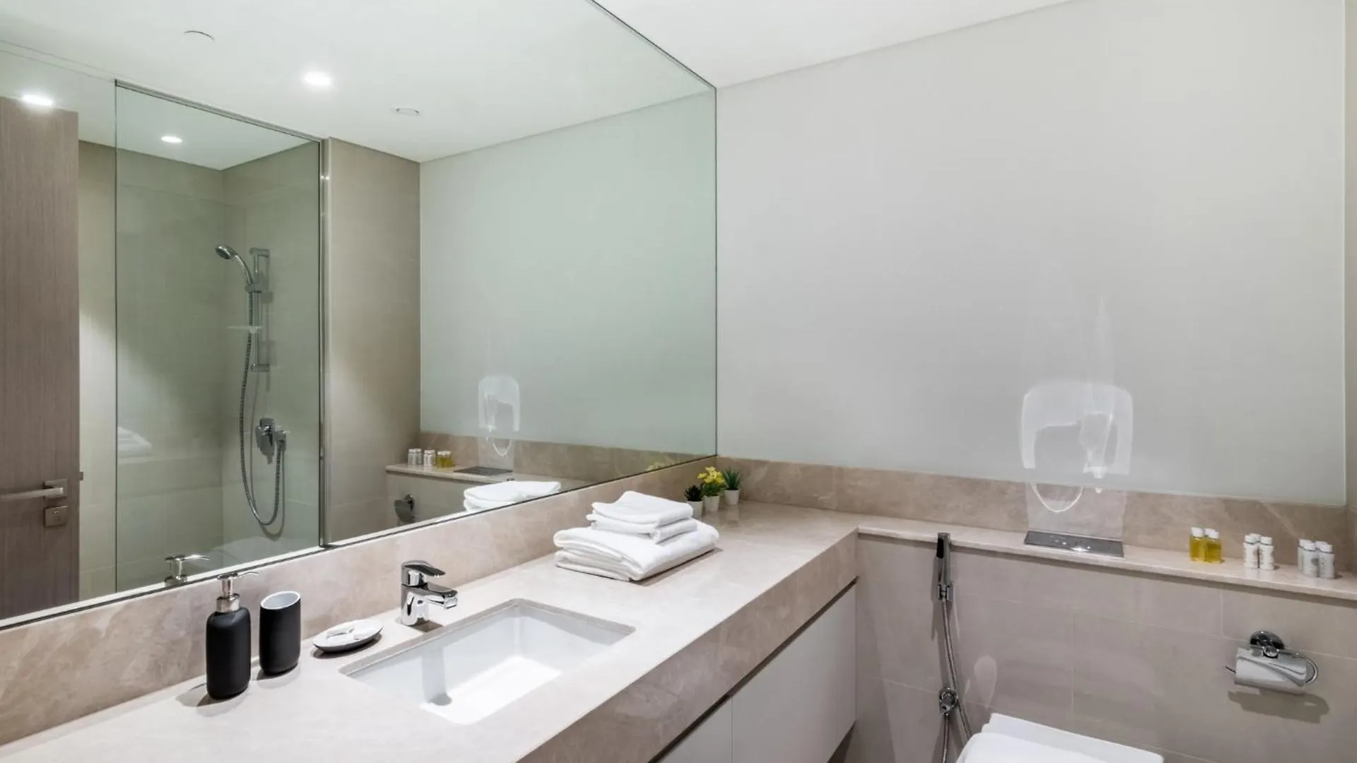 Luxurious 2Bdr Apartment With Burj Khalifa Views Dubai 0*,
